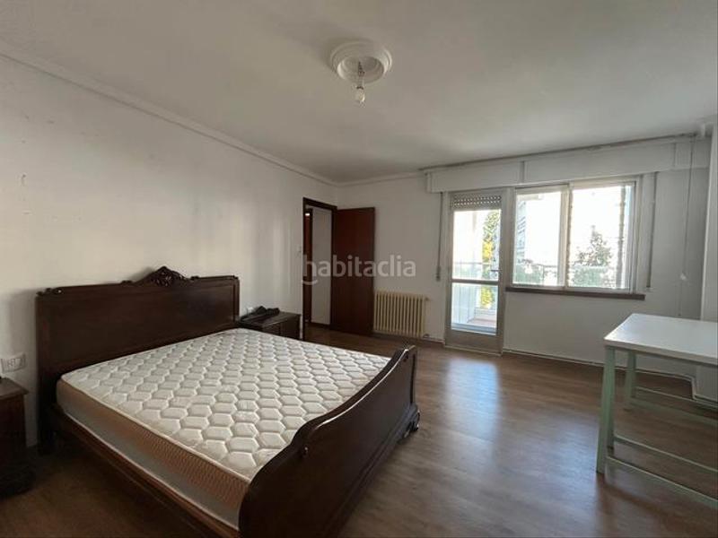 Foto 533028dc-9728-4cb2-8064-131aebd019cc. Rent flat in Ensanche - Sar Santiago de Compostela
