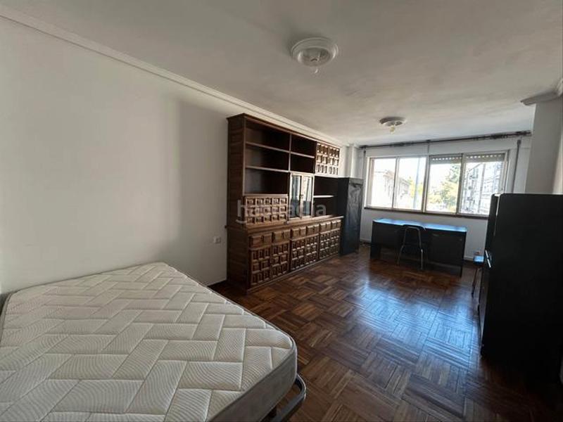 Foto 5f840dbc-483f-4dff-a1d3-f8d7249ee46c. Rent flat in Ensanche - Sar Santiago de Compostela