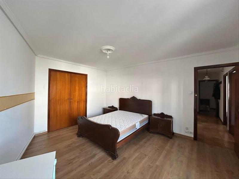 Foto f4b2d628-abba-4030-8037-c6d402d90f85. Rent flat in Ensanche - Sar Santiago de Compostela