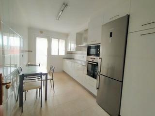 Rent Flat  Rúa de luis freire. Piso sin muebles en zona conxo en muy buen estado con garaje