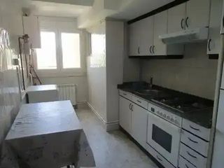 Lloguer Pis  Rúa doutor maceira. Piso de 3 habitaciones campus sur