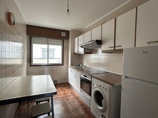 Rent Flat in Ensanche - Sar. Piso cerca del campus sur