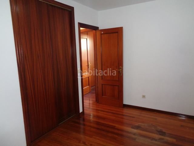 Foto c3953830-8ea1-491c-84b2-8ddf42fd7ab0. Miete appartement mit heizung parking in O Milladoiro Ames