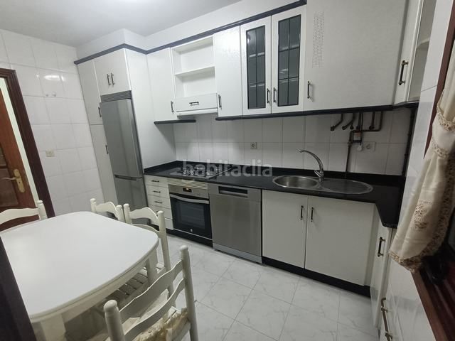 Foto fffadd2f-8fde-4ba2-9f1d-e2adc99fba28. Miete appartement mit heizung parking in O Milladoiro Ames