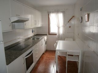 Alquiler Piso  Rúa doutor maceira. Piso 3 habitaciones y 2 baños muy bien situado al lado campus su