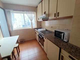Rent Apartment  Rúa dos feáns. Apartamento de 2 dormitorios en el centro, ideal estudiantes