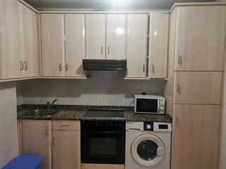 Miete Etagenwohnung  Avenida de rosalía de castro