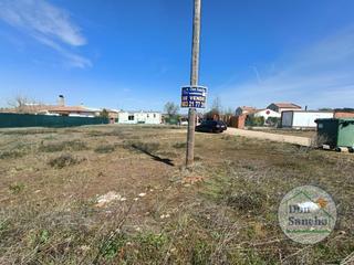 Terreny residencial a Traspinedo. Vendemos fantástico solar de forma rectangular a la salida de tr