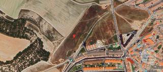 Terreny residencial a Zaratán. Parcela rustica en zaratán, en el paseo ferrocarril, dispone de