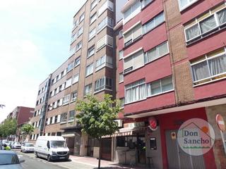Aparcament cotxe a Delicias. Para coche muy pequeño o para motos . junto plaza del carmen y a