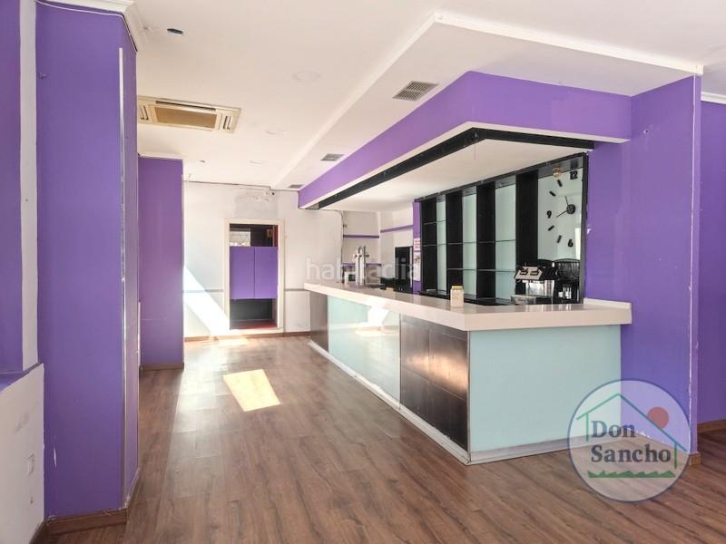 Foto 16a95616-4fd8-48fe-83ac-29e860367c1b. Local comercial local con gran ubicación, avenida palencia haciendo esquina con calle soto. junto a la gasolinera. 61 metros con amplia zona de ba en Valladolid