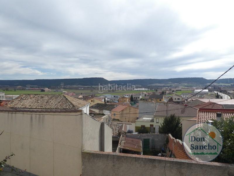 Foto 43cc5cd9-b696-48c9-afe6-f2d5a2736641. Casa amb aparcament a Olivares de Duero