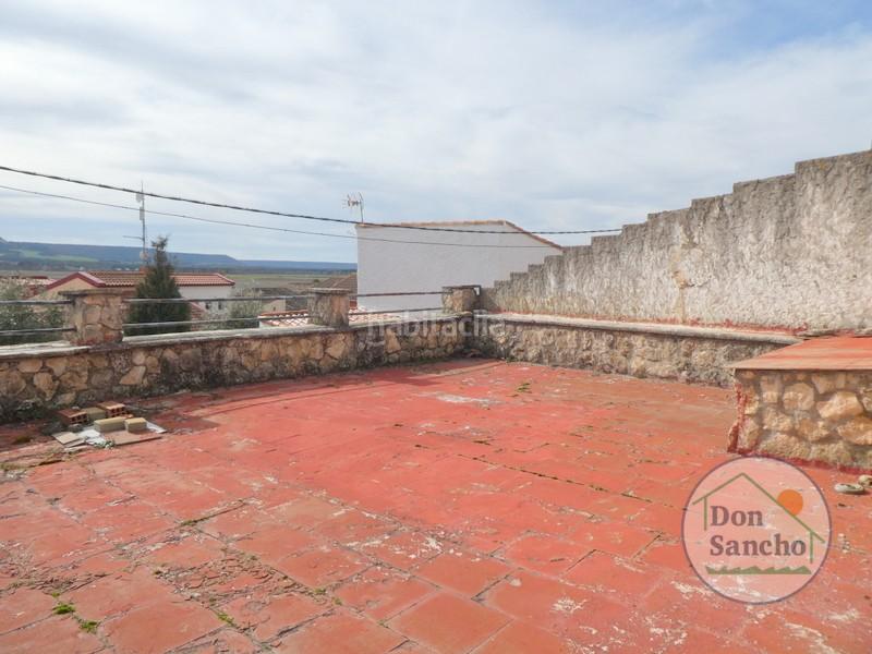 Foto a12804e3-cf65-4e56-a652-b839df86ee83. Casa amb aparcament a Olivares de Duero