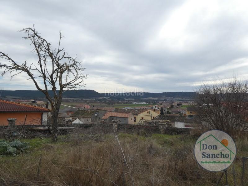 Foto b0ab2490-7430-42ae-8c46-142f90496d3b. Casa amb aparcament a Olivares de Duero