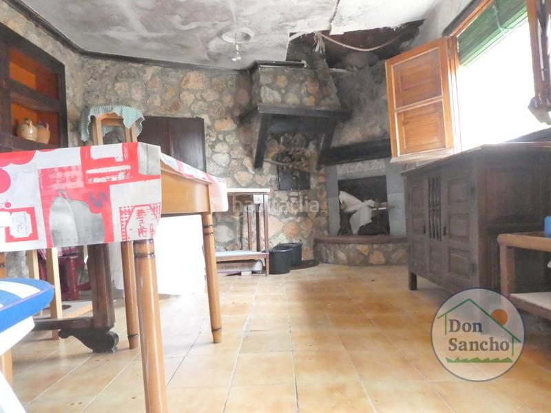 Foto b9381948-c03c-4591-8838-d53621c7fed0. Casa amb aparcament a Olivares de Duero