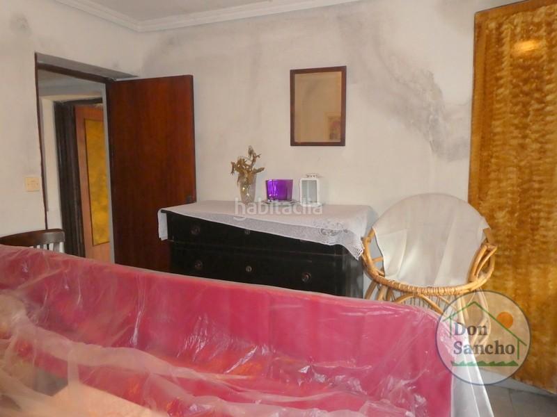 Foto eac1dfb4-dc28-4539-81ae-9589357146b5. Casa amb aparcament a Olivares de Duero