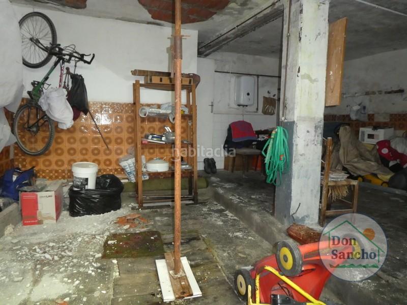 Foto ed3b20f3-88cd-43f3-b40d-d1b44dcb3a2d. Casa amb aparcament a Olivares de Duero