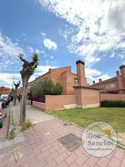 Maison jumelée à Parque Alameda - Paula López. Amplio adosado en covaresa con 5 habitaciones, garaje doble y bo