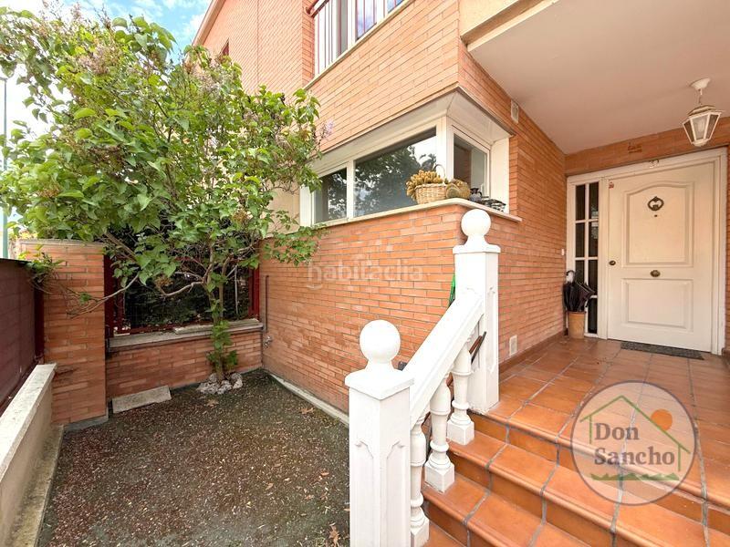 Foto 21703bba-4e97-46fb-8e5c-e00d1bac7ebb. Casa adossada amb calefacció aparcament a Parque Alameda - Paula López Valladolid