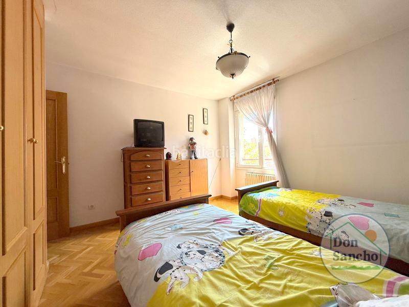 Foto 45bfeeed-4ee7-48a4-8923-7a0afe018291. Casa adossada amb calefacció aparcament a Parque Alameda - Paula López Valladolid