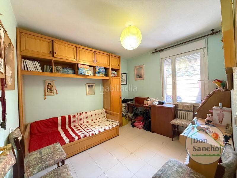 Foto 4b5815c2-a762-4a6b-b58d-98ffd89f53a0. Casa adossada amb calefacció aparcament a Parque Alameda - Paula López Valladolid