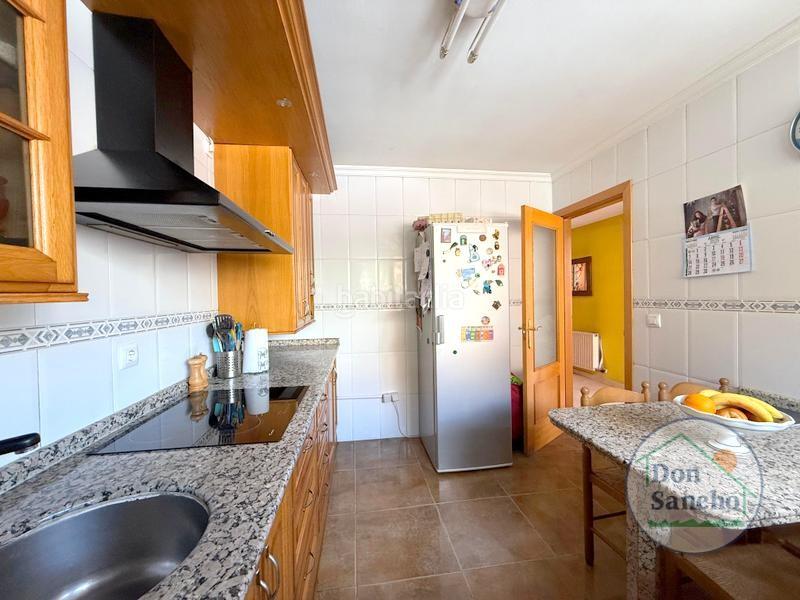 Foto 743f80f9-adba-4ee7-b70e-00f28664e280. Casa adossada amb calefacció aparcament a Parque Alameda - Paula López Valladolid