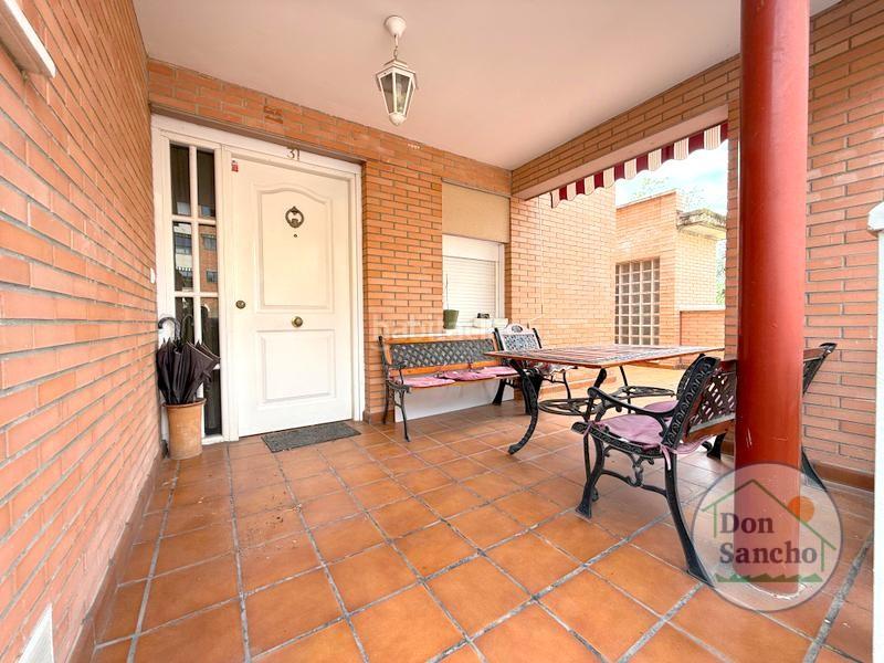Foto 8ff18716-d7f1-4a22-a13c-ef21d636d9d0. Casa adossada amb calefacció aparcament a Parque Alameda - Paula López Valladolid