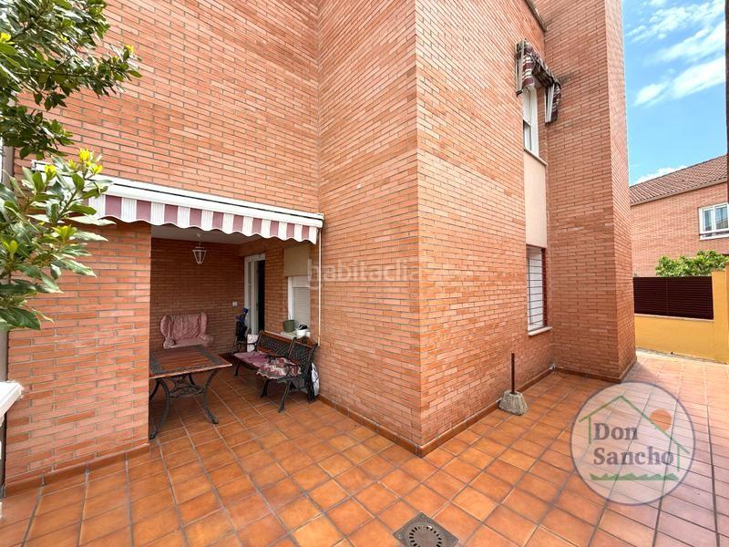 Foto a91782a7-9125-4fc2-8dca-9e781fc911ba. Casa adossada amb calefacció aparcament a Parque Alameda - Paula López Valladolid