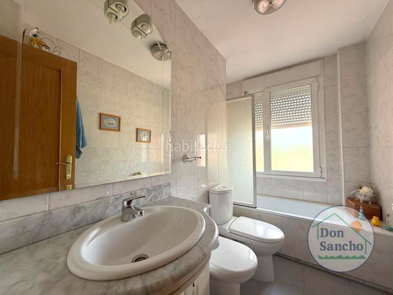 Foto b2960a64-f91b-4939-b37f-97244fbf460d. Casa adossada amb calefacció aparcament a Parque Alameda - Paula López Valladolid