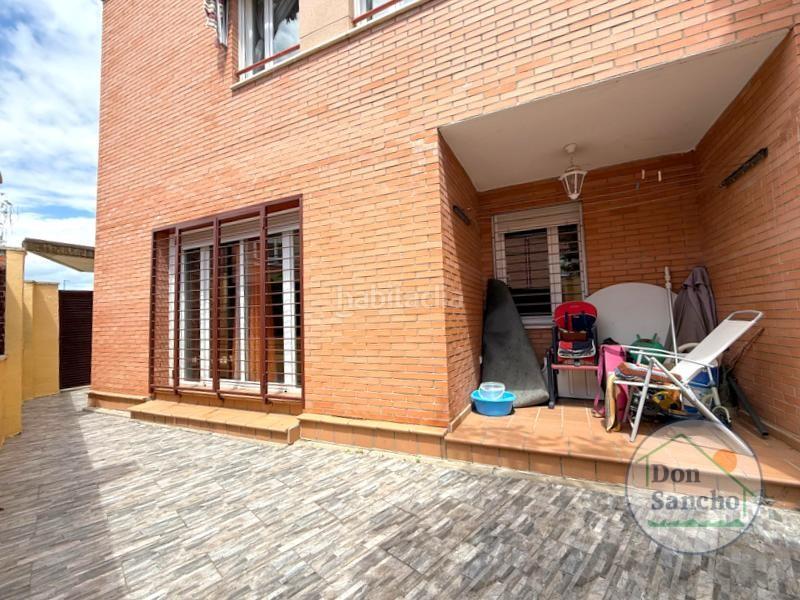 Foto dce60424-7748-4cac-abc0-5bf17b84bdff. Casa adossada amb calefacció aparcament a Parque Alameda - Paula López Valladolid