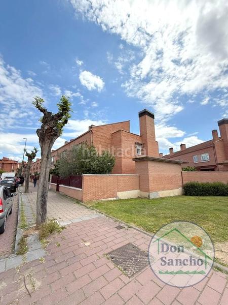 Foto e5de0319-b965-442d-a18a-de14ea5945d8. Casa adossada amb calefacció aparcament a Parque Alameda - Paula López Valladolid
