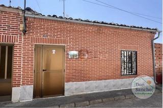 Casa a Matapozuelos. Venta casa de pueblo con patio en matapozuelos. vivienda para re