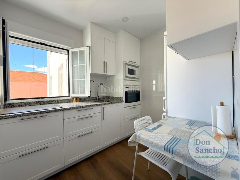 Foto 87531793-74f9-4626-a7d4-0e8921b23401. Alquiler estudio alquiler de habitacion en calle cervantes 7perfil inquilino estudiantes piso totalmente reformado, cuatro habitaciones, salón, d en Valladolid