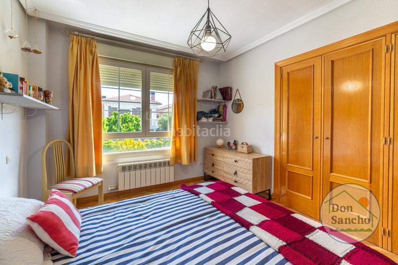 Foto 15960ddf-ded9-4f13-83b7-a12bc2620293. Casa a schiera con riscaldamento parcheggio piscina in Valladolid