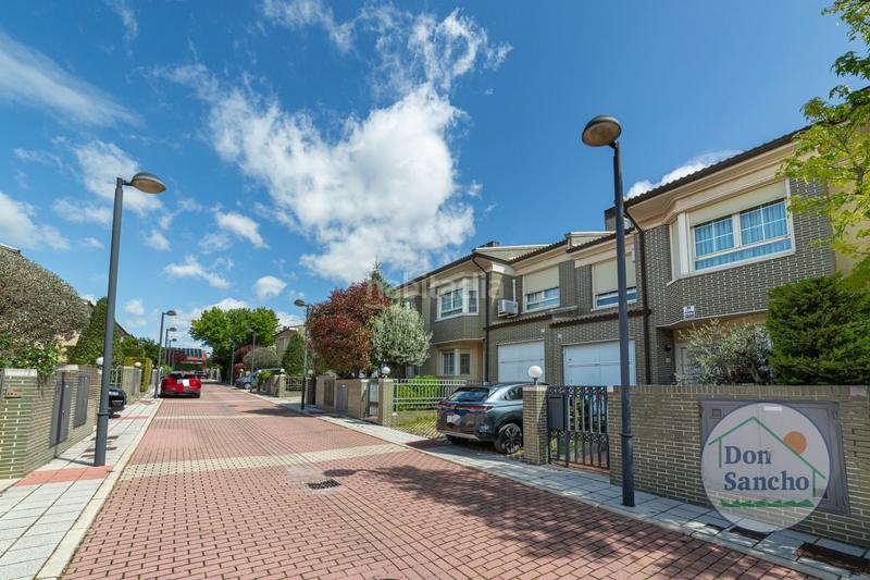 Foto 35822b31-d5cf-4445-9b2c-d0a864c95a59. Casa a schiera con riscaldamento parcheggio piscina in Valladolid