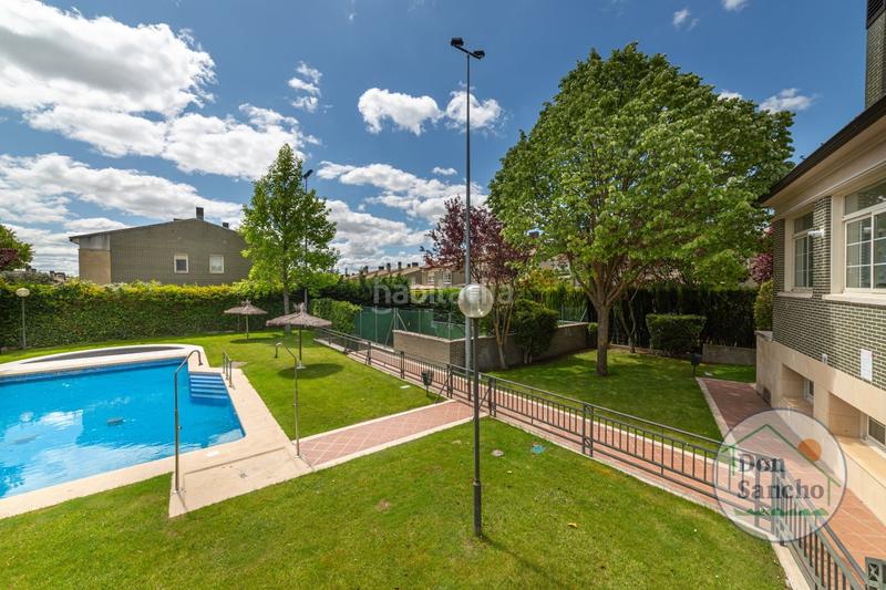 Foto 4eb229d9-88e3-4919-9399-1b4557abe882. Casa a schiera con riscaldamento parcheggio piscina in Valladolid