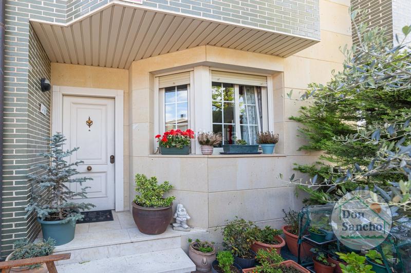 Foto 6de2957e-2f24-48b8-9d83-903a49e578e4. Casa a schiera con riscaldamento parcheggio piscina in Valladolid