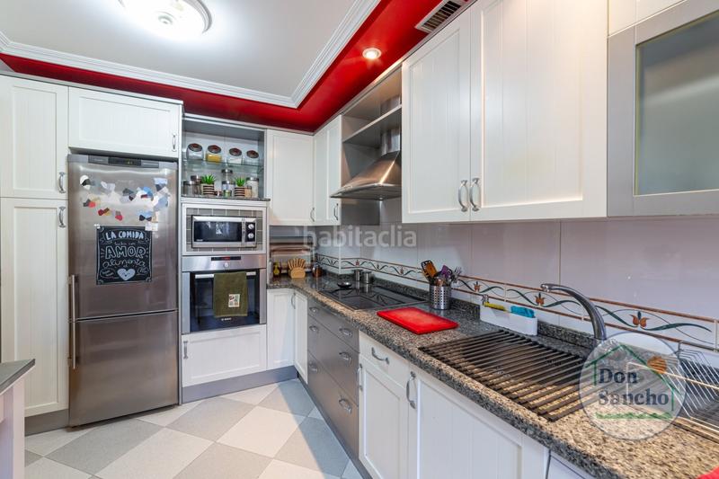 Foto 75040324-3854-4895-a31b-fb764e2f5693. Casa a schiera con riscaldamento parcheggio piscina in Valladolid