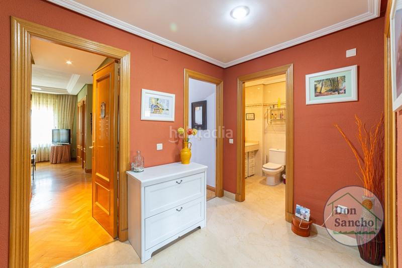 Foto b4b3f708-c41a-4992-b667-3437526da9ce. Casa a schiera con riscaldamento parcheggio piscina in Valladolid