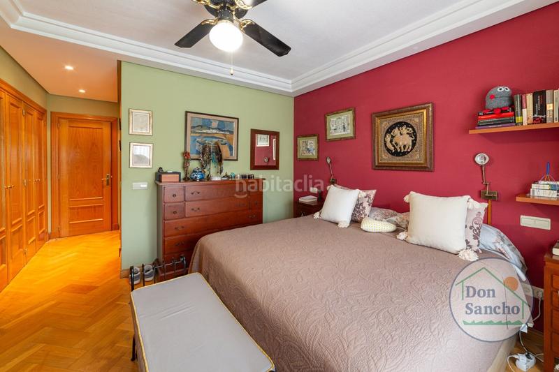 Foto b8f979d1-b001-4fae-88e5-971b6f6de0bf. Casa a schiera con riscaldamento parcheggio piscina in Valladolid