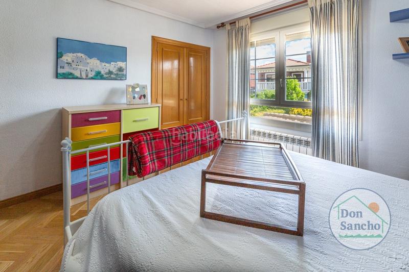 Foto baffd480-b07d-4622-8a8f-ee83e6cf4842. Casa a schiera con riscaldamento parcheggio piscina in Valladolid