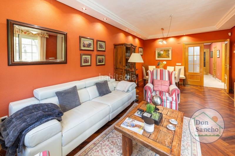 Foto bfa38ac4-2b05-4fba-832d-64fcaa90d757. Casa a schiera con riscaldamento parcheggio piscina in Valladolid