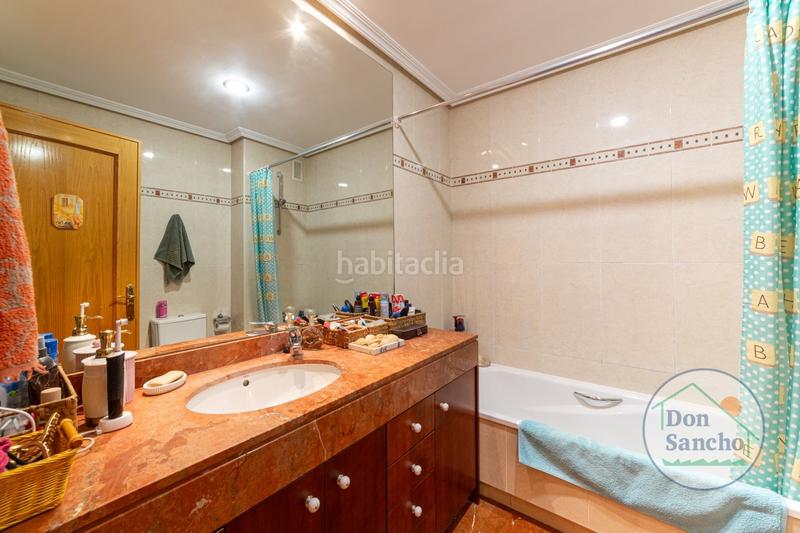 Foto c9a33ffb-1c09-4ae2-a0ec-c86dc8930254. Casa a schiera con riscaldamento parcheggio piscina in Valladolid