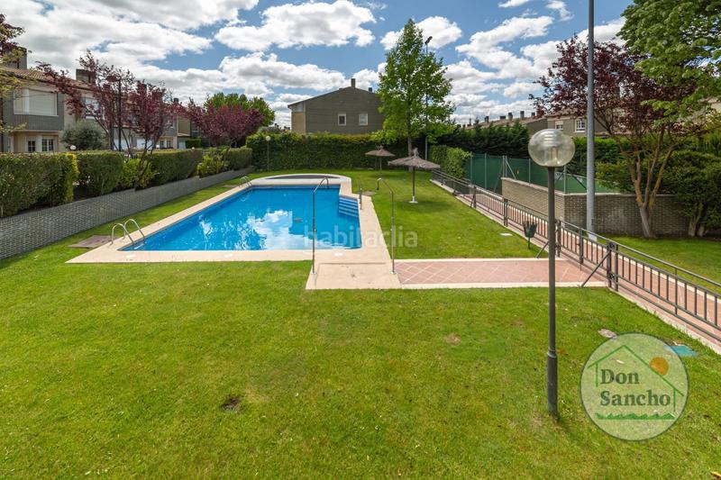 Foto e5d3f066-9269-41cd-b1cd-c96120e3b33a. Casa a schiera con riscaldamento parcheggio piscina in Valladolid