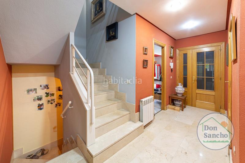 Foto edb2ffd9-3f5f-4626-bc6b-21158e09e858. Casa a schiera con riscaldamento parcheggio piscina in Valladolid