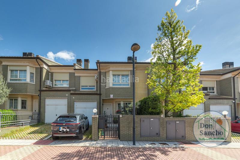Foto f1ce03b9-76b6-40d6-a64c-988fef860d4e. Casa a schiera con riscaldamento parcheggio piscina in Valladolid