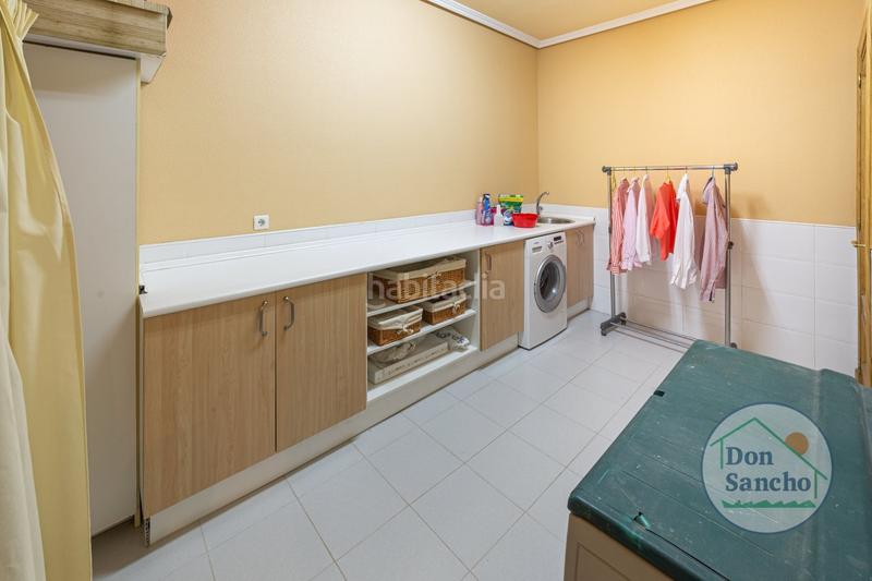 Foto f8752c53-9702-4ddf-9f42-27c01b829d92. Casa a schiera con riscaldamento parcheggio piscina in Valladolid