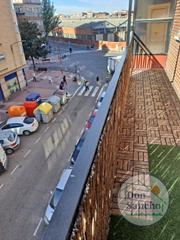 Lloguer Pis a Delicias. En el comienzo de la avenida de segovia c  carmelo, está situado