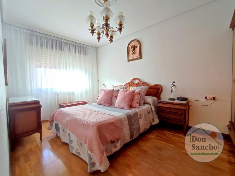 Foto 1b8bdaf3-6615-46dc-8ca4-ee2416e5b5d2. Pis amb calefacció aparcament a Delicias Valladolid