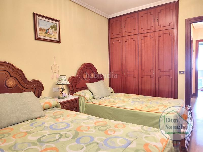 Foto a8dab2f7-6b6c-41d0-9c4b-d01dba60ba2a. Pis amb calefacció aparcament a Delicias Valladolid